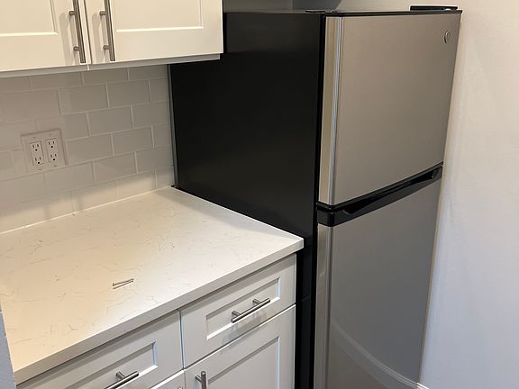 4th image of 330 E 74th St APT 2B