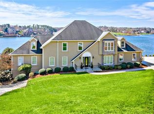 176 Pleasant Point Dr, Hickory, NC 28601