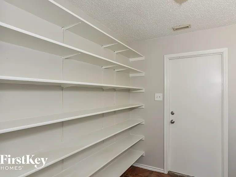 13391 Greenstone — Photo 6