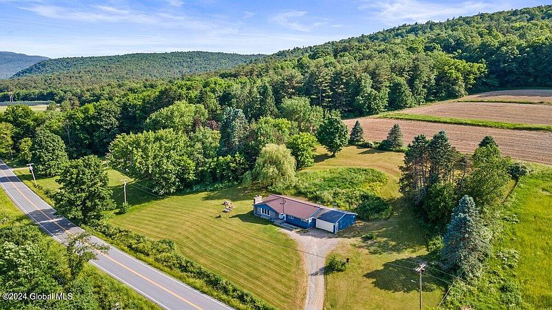 3rd image of 143 Pine Valley Road