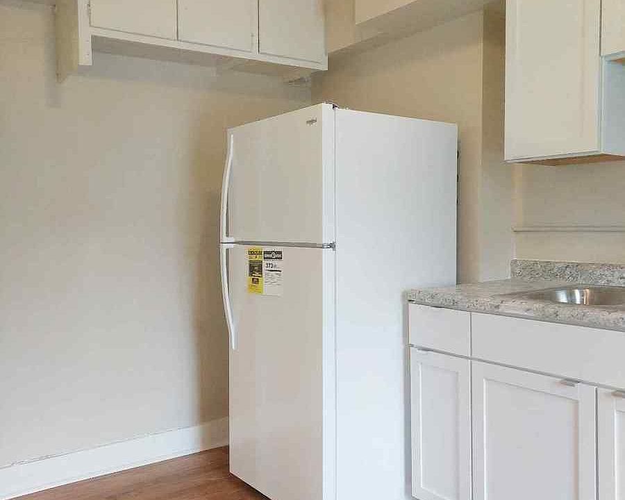 1st image of 2210 Oakland Ave #2