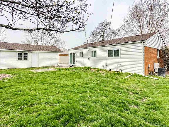 5th image of 38732 Warwickshire Dr