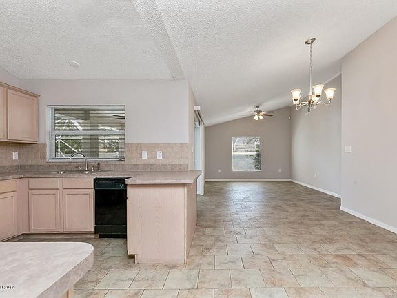 4th image of 1107 Meadow Lark Dr