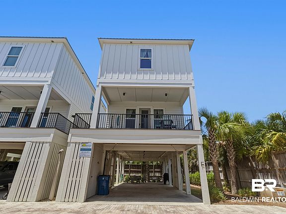 3rd image of 1050 W Beach Blvd