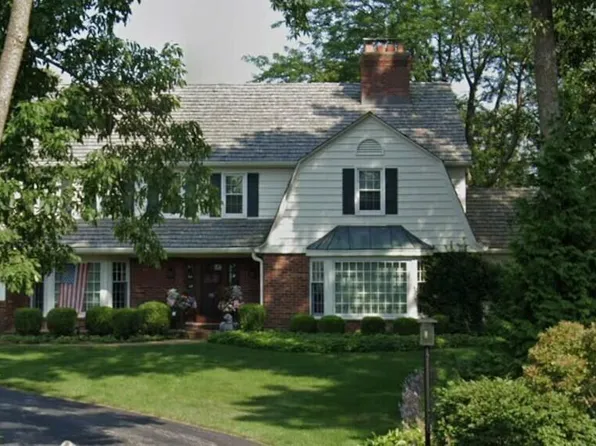 10410 North Haddonstone PLACE, Mequon, WI 53092