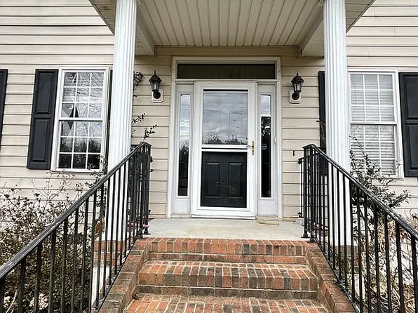 6040 Providence Rd, Charlotte, NC 28226