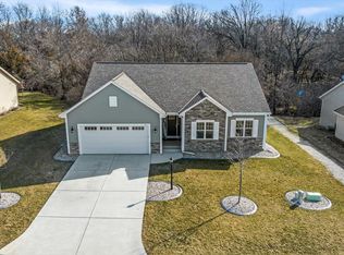 705 River Ridge Dr, Waterford, WI 53185