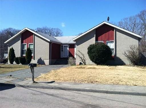 2nd image of 36 Acorn Dr