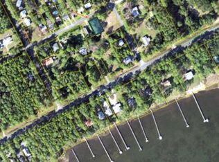 2528 Florida Ave, Carrabelle, FL 32322