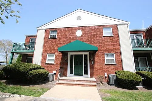 65 Cedar Ave Photo 1
