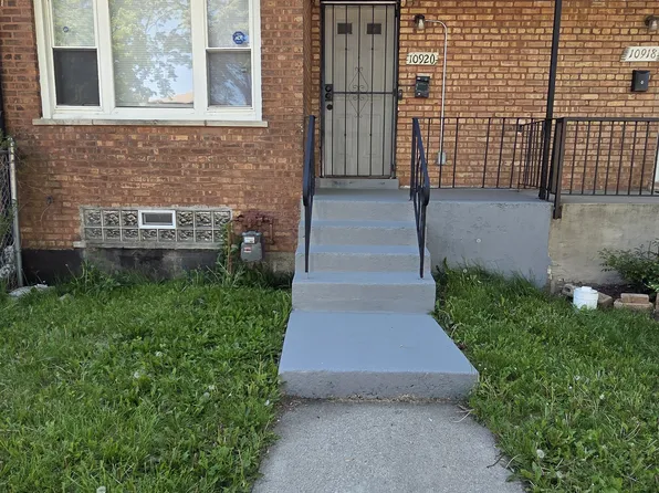 10920 S Eberhart Ave, Chicago, IL 60628