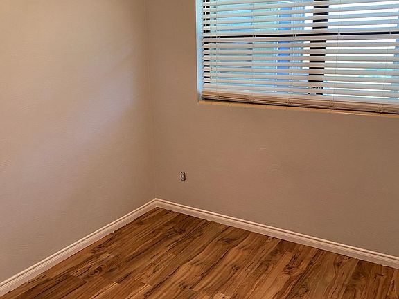 4th image of 849 Center Ln