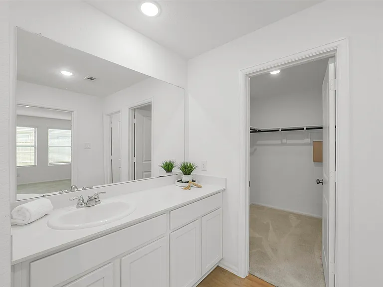 1504 Twilight Green Dr — Photo 16