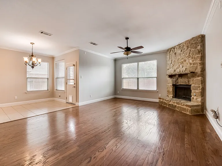 2569 Pinnacle Point Dr — Photo 3