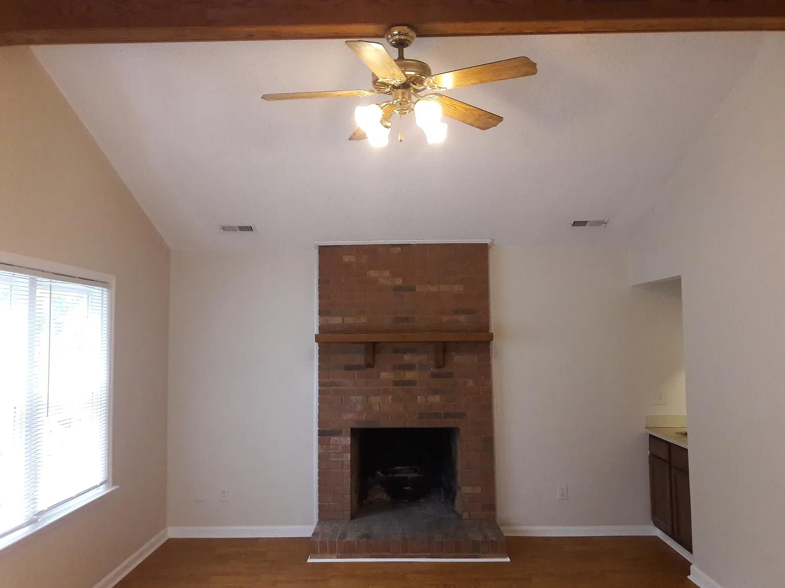 3 bed, 1500 sqft, $1,845 — Photo 3