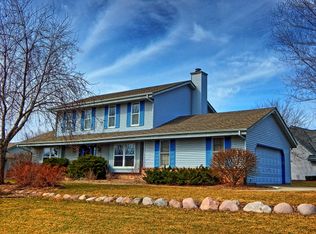 W143N10709 Magnolia Dr, Germantown, WI 53022