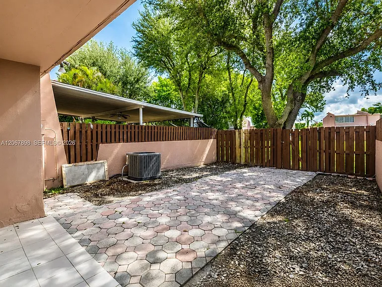 14124 Kendale Lakes Cir #14124 — Photo 20