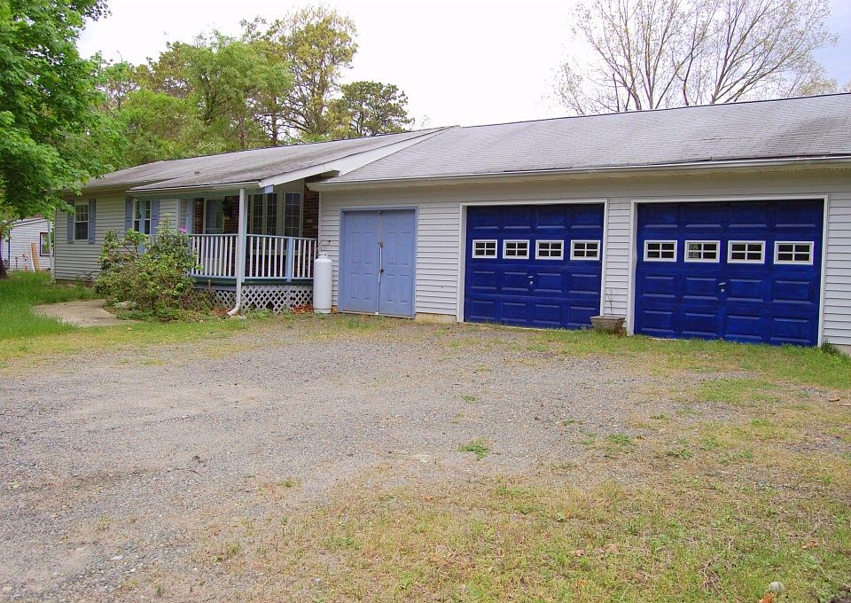 1st image of 2419 Elm Ave