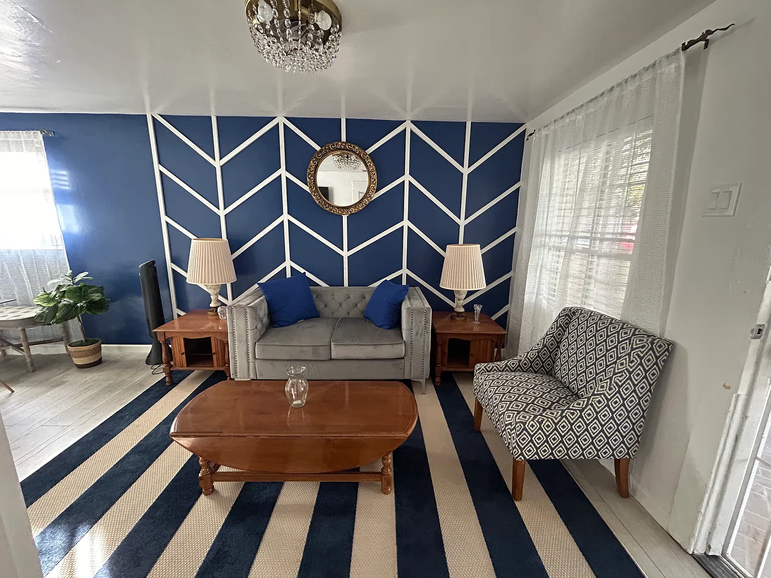 1114 Loma Ave — Photo 1