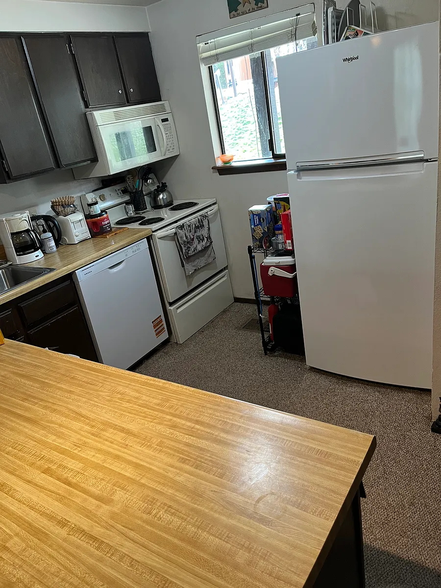 Building Photo - 191 Village Dr #812
