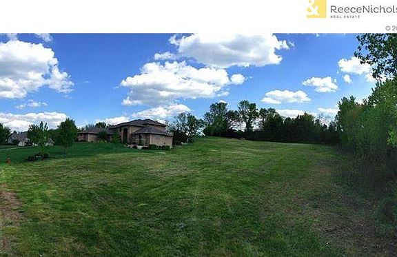 4th image of 804 SE Willow Pl