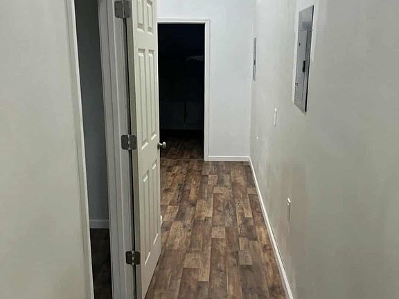 4th image of 517 Railroad Ave