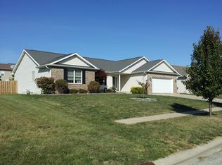 339 Osteen Ln, Chatham, IL 62629