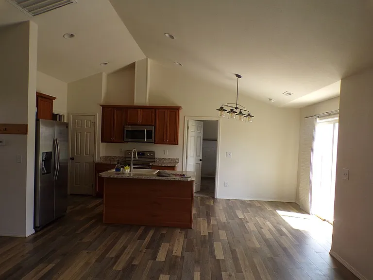 2812 Athens Ct — Photo 17