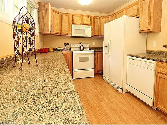 4th image of 1718 Citadel Rd