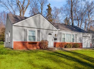 7576 Rainbow Dr, Prairie Village, KS 66208