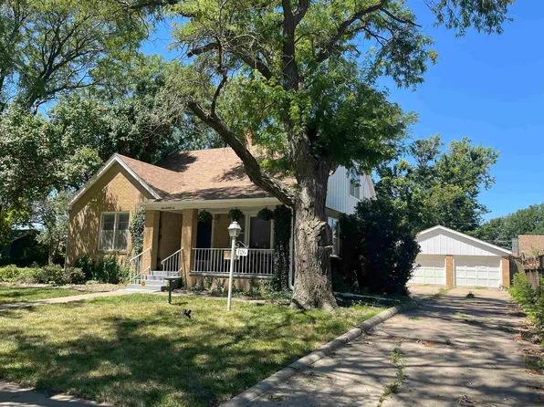 126 N Grant St, Russell, KS 67665