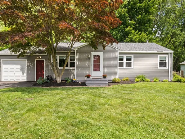 632 Beverly Dr, Webster, NY 14580