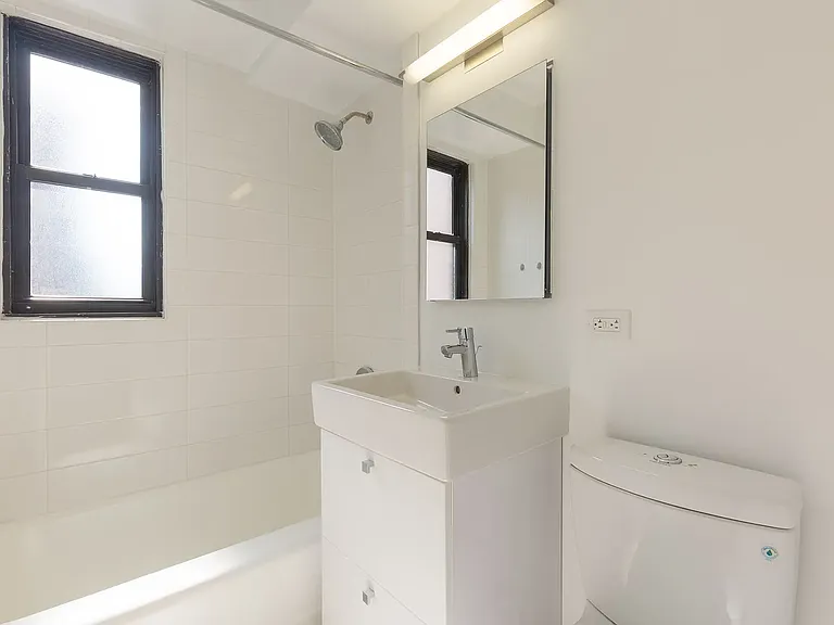 141 E 33rd St #10B — Photo 9