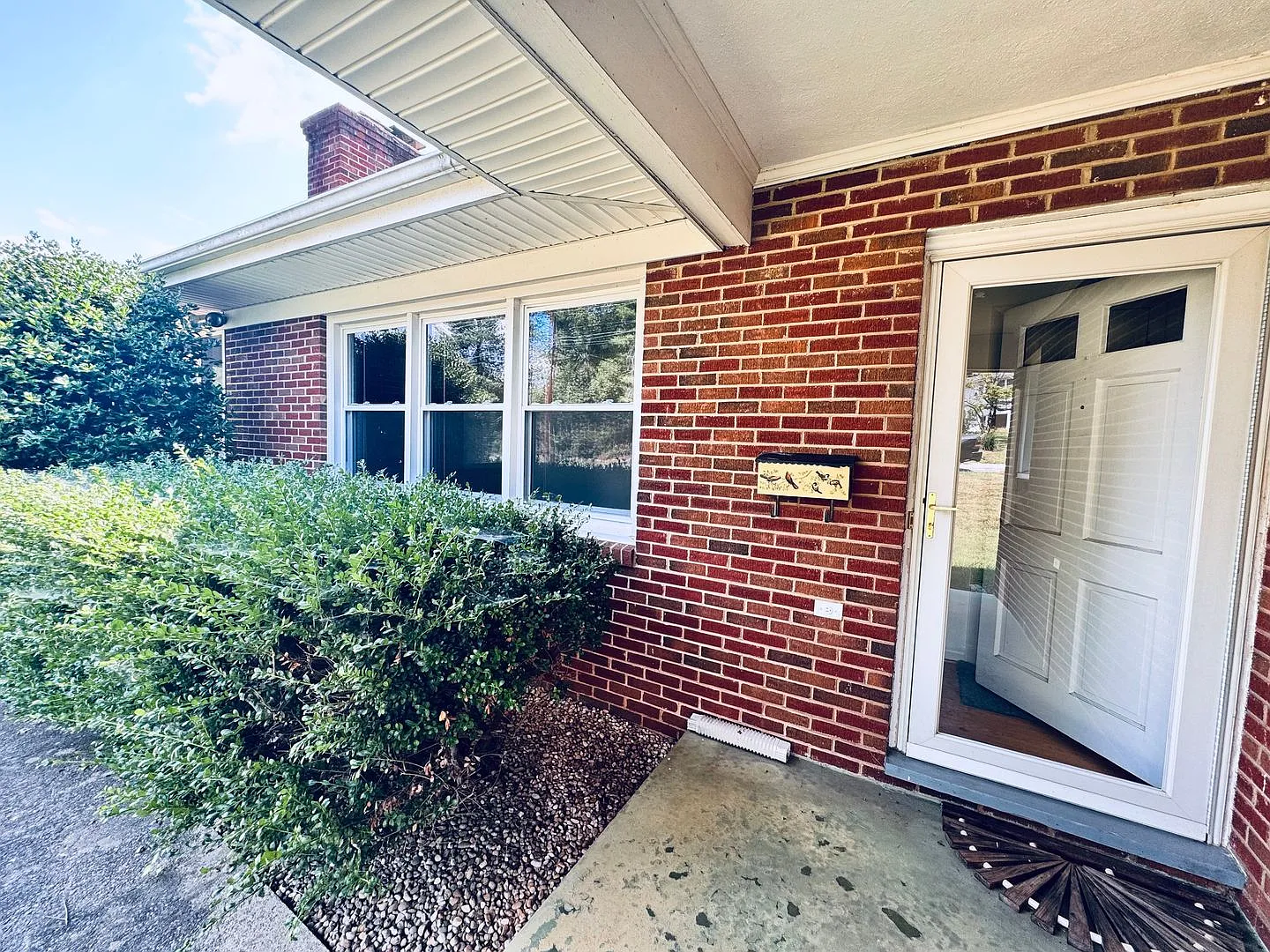 Sandusky Brick Ranch — Photo 2