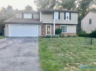 2321 Saint James Woods Blvd, Toledo, OH 43617
