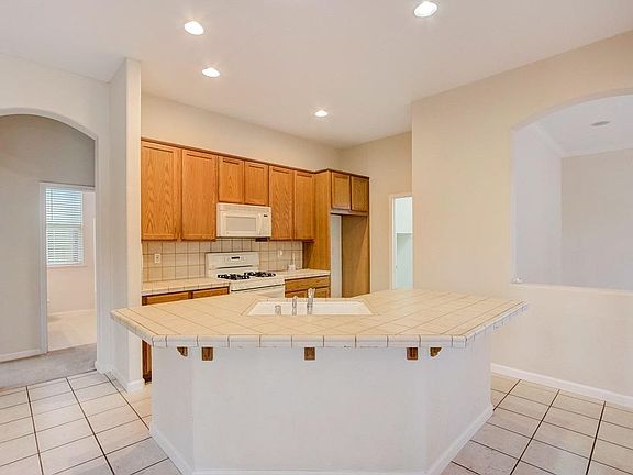 4th image of 1615 Larkflower Way