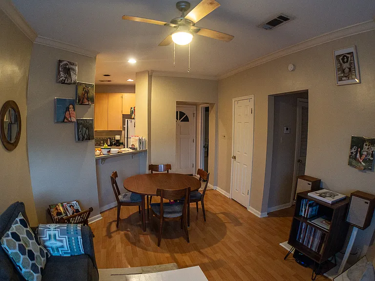 905 W 22nd 1/2 St #204 — Photo 3