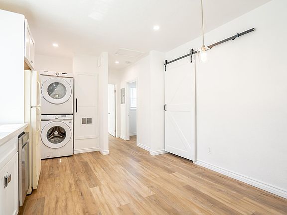5th image of 5347 Fountain Ave #5347