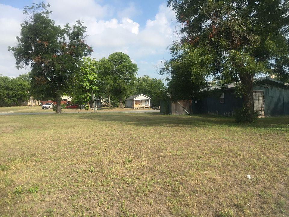 2nd image of 608 S 10th St