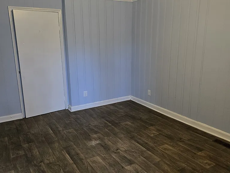 106 Jones St — Photo 4
