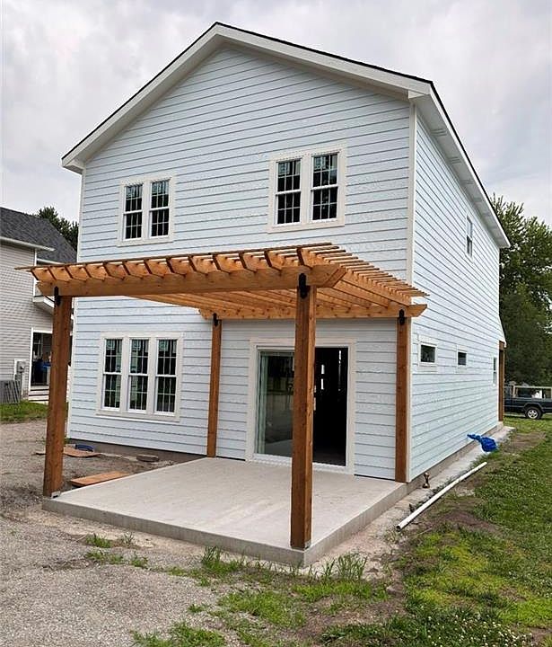 2nd image of 607 N Mead St