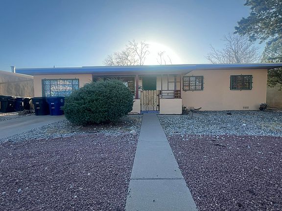 3rd image of 925 Dakota St SE