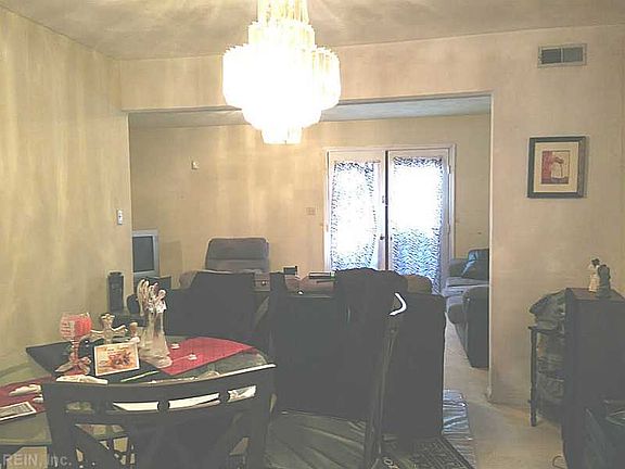 4th image of 391 Jury Ln Unit C