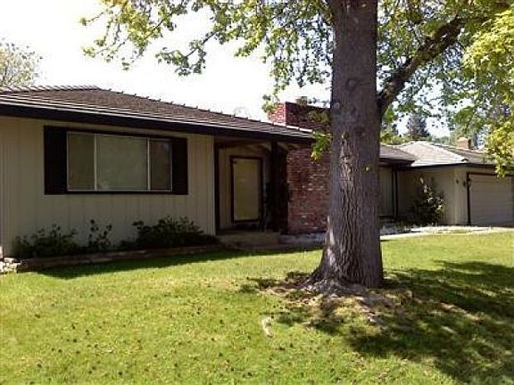 2nd image of 79 Breckenwood Way