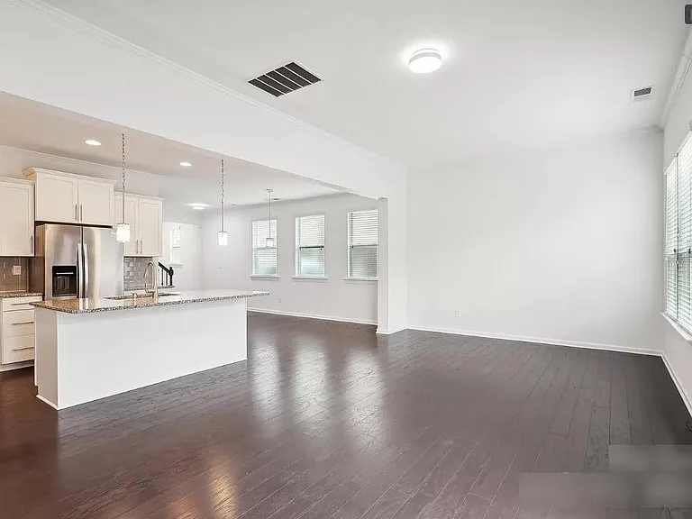 5538 Trieg Dr — Photo 6
