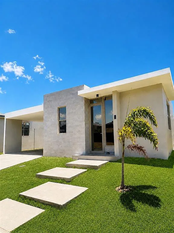 4 bed, 2.5 bath, 1683 sqft, $3,000 — Photo 1