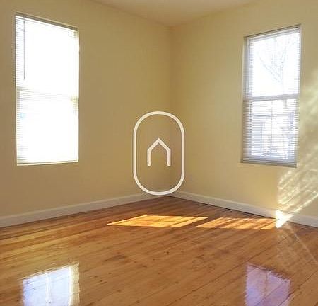 4th image of 241 Boylston St #3R