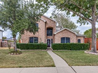 702 Garnet Dr, Mesquite, TX 75149