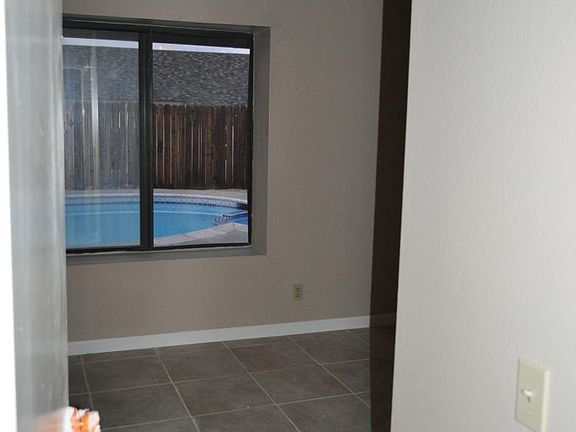 4th image of 14424 Birchwood Dr