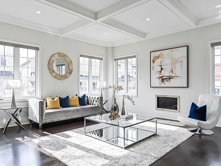 51 Ken Sinclair Cres — Photo 8